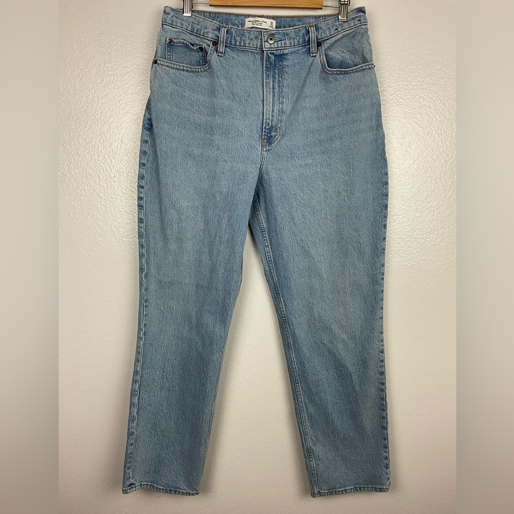 Abercrombie & Fitch 90's straight Ultra High Rise Curve Love Denim Jeans